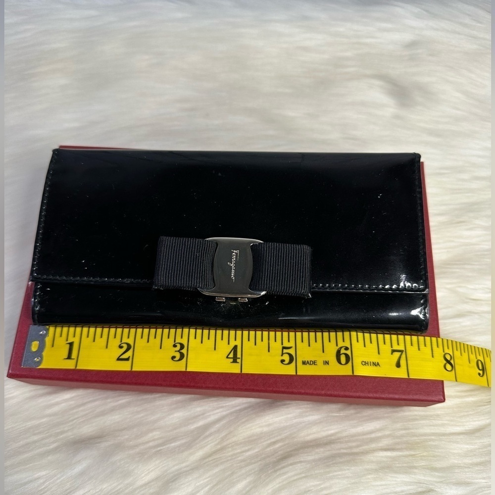 SALVATORE FERRAGAMO continental zip wallet in black - Picture 14 of 16
